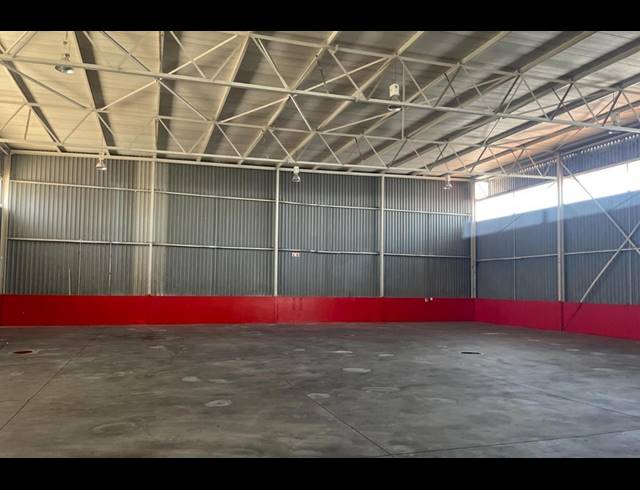 1,261M² OFFICE TO LET IN HALFWAY HOUSE